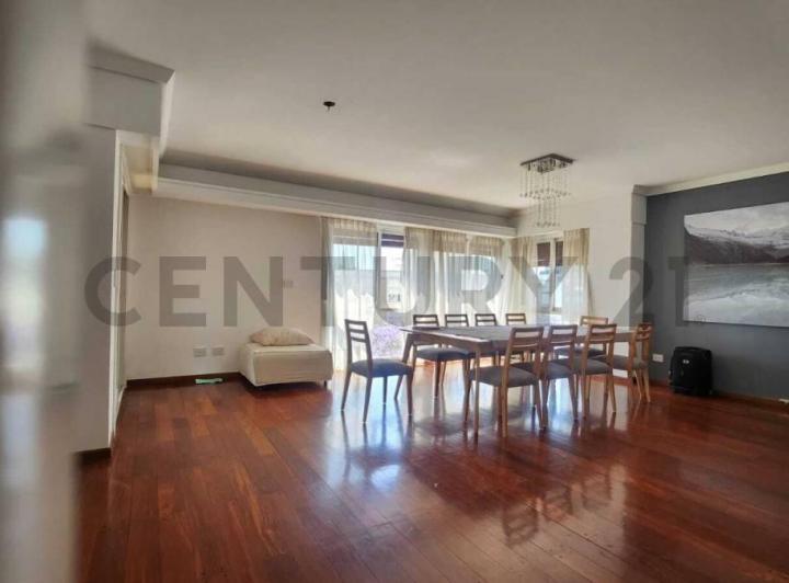 Departamento · 200m² · 5 Ambientes · 2 Cocheras