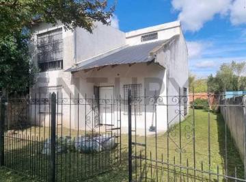 Casa · 100m² · 4 Ambientes · 4 Cocheras · Venta Casa 4 Ambientes Florencio Varela