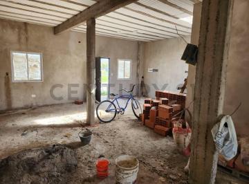 Casa · 150m² · Construcción a Terminar 150 m² en Losa - Puerto Deseado, Moreno