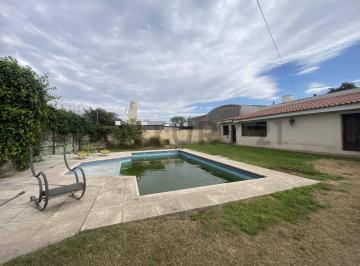 Casa · 238m² · 7 Ambientes · 3 Cocheras · Granja de Funes | 3 Dormi, Terreno 1.000 m², Pileta y Doble Acceso
