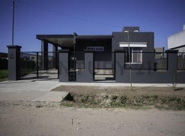 Casa · 60m² · 3 Ambientes · 1 Cochera · Venta Casa 2 Dorm. en Tierra de Sueños III Roldan