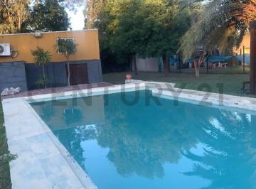 Casa · 80m² · 3 Ambientes · 2 Cocheras · Casa Quinta en Venta en Los Talas Berisso