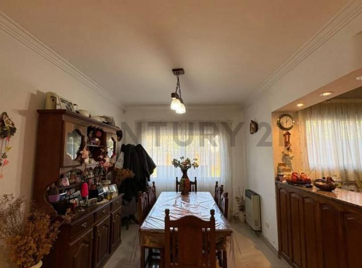 Casa en venta en Cañuelas · 4 ambientes