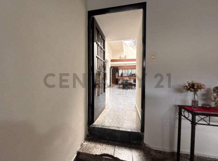 Casa · 192m² · 5 Ambientes · 1 Cochera