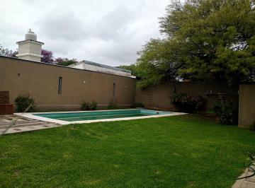 Casa · 240m² · 4 Dormitorios · 2 Cocheras · Venta Casa 2 Dorm Mas 2 Deptos de 1 Dorm Cada Uno Más Galpón Barrio Santa Isabel