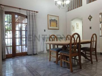 Casa · 240m² · 5 Ambientes · 4 Cocheras · Se Vende Casa. Guaymallén. Bermejo