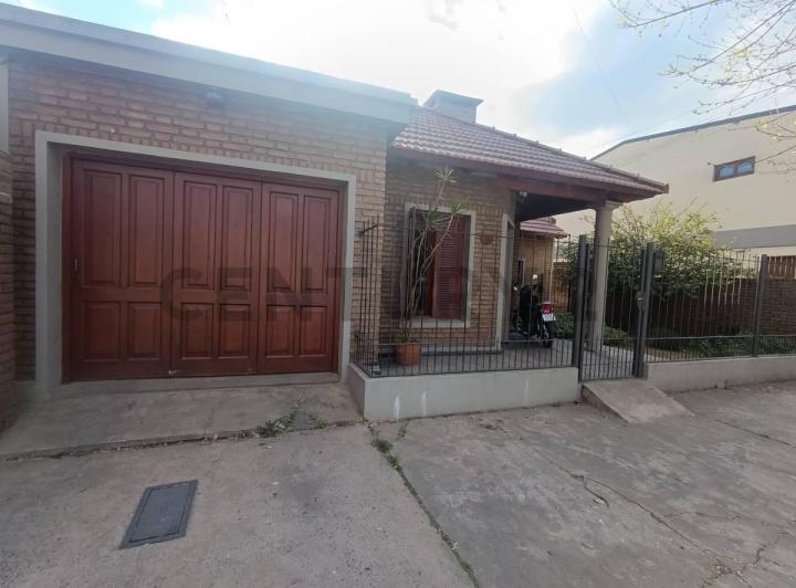 Casa · 102m² · 5 Ambientes · 1 Cochera