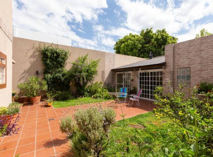 Casa · 192m² · 6 Ambientes · 1 Cochera