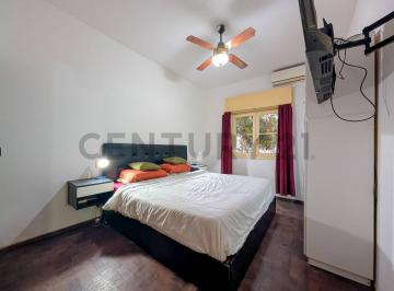 Casa · 53m² · 3 Ambientes · Venta - Casa - Dos Dorm. - Patio - Jardin - Saladillo, Rosario