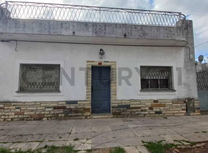 Casa · 200m² · 6 Ambientes