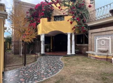 Casa · 470m² · 5 Ambientes · 4 Cocheras · Casa en Venta