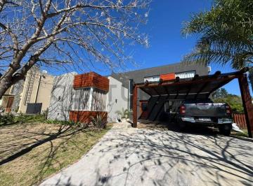 Casa · 232m² · 5 Ambientes · 2 Cocheras · Venta Casa 5 Ambientes, El Cazal Escobar
