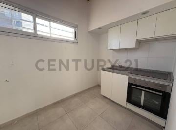 Departamento · 45m² · 2 Ambientes · Alquiler Depto 2 1/2 Ambientes con Pequeño Patio - Valentin Alsina, Lanús
