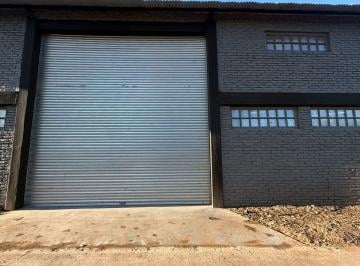 Bodega-Galpón · 1350m² · Galpón en Alquiler en Gonnet