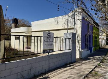 Casa · 220m² · 4 Ambientes · Lote 565 m² con 2 Locales y 2 Viviendas – Frente a Plaza Principal, Luis Palacio