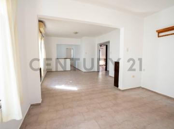 Casa · 163m² · 3 Ambientes · 148 E/ 44 y 45 La Plata | Casa en Venta 2 Dorm., Galpón y Depto a Recicla