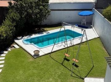 Casa · 112m² · 3 Ambientes · 2 Cocheras · Venta Casa 3 Ambientes con Piscina Moron Palomar