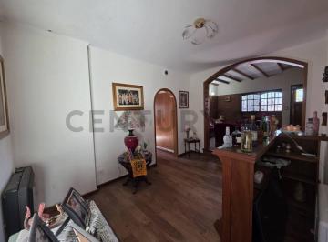 Casa · 158m² · 8 Ambientes · Venta Gran PH de 8 Ambientes de Categoría, en Villa Maipú / Permuta.