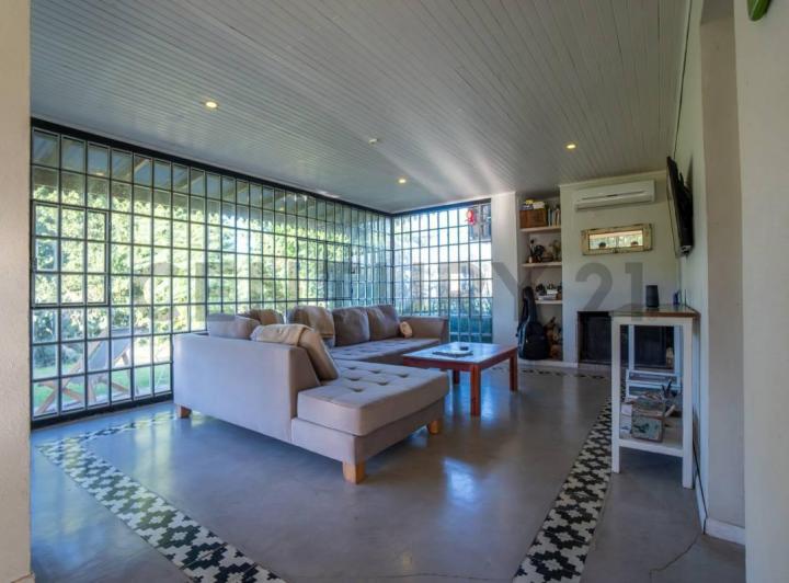 Casa · 120m² · 4 Ambientes · 2 Cocheras