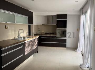 Casa · 164m² · 5 Ambientes · 1 Cochera · Casa en Venta