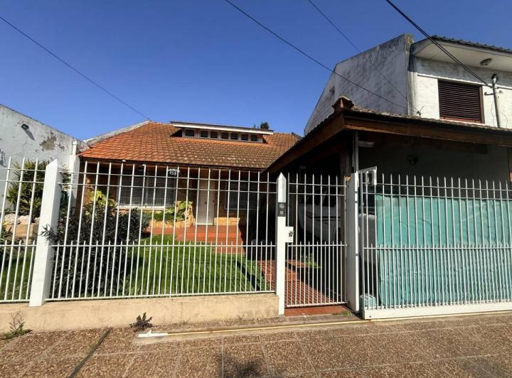 Casa · 258m² · 4 Ambientes · 1 Cochera