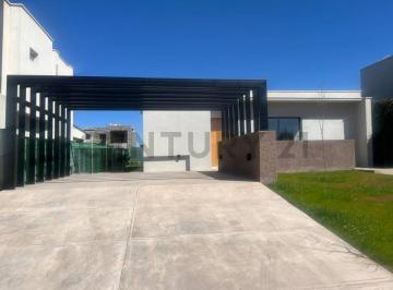 Casa · 202m² · 4 Dormitorios · Casa Premium en Venta Barrio Privado "Tierras altas"Lujan de Cuyo