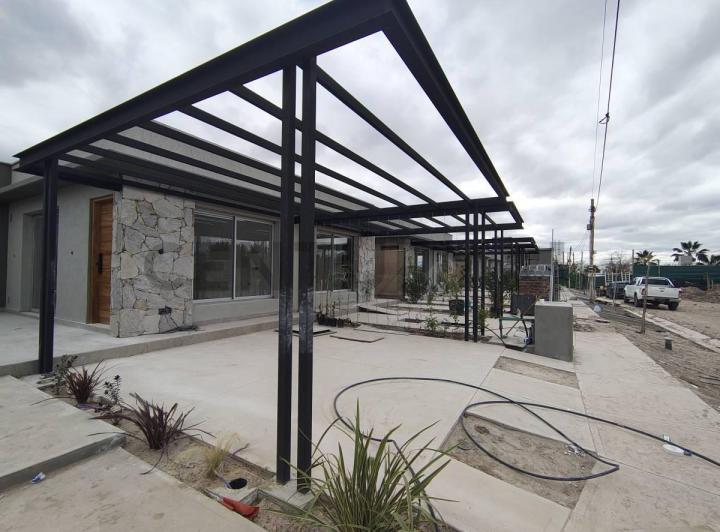 Casa · 80m² · 3 Ambientes · 1 Cochera