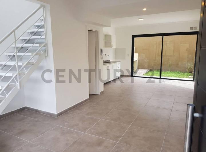 Casa · 76m² · 3 Ambientes · 1 Cochera