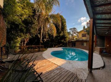 Casa · 110m² · 4 Ambientes · 2 Cocheras · Casa en Venta 4 Ambientes Parque Leloir con Jardin Pileta Apta Credito