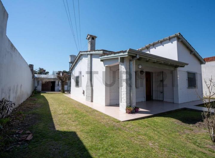 Casa · 142m² · 4 Ambientes · 2 Cocheras