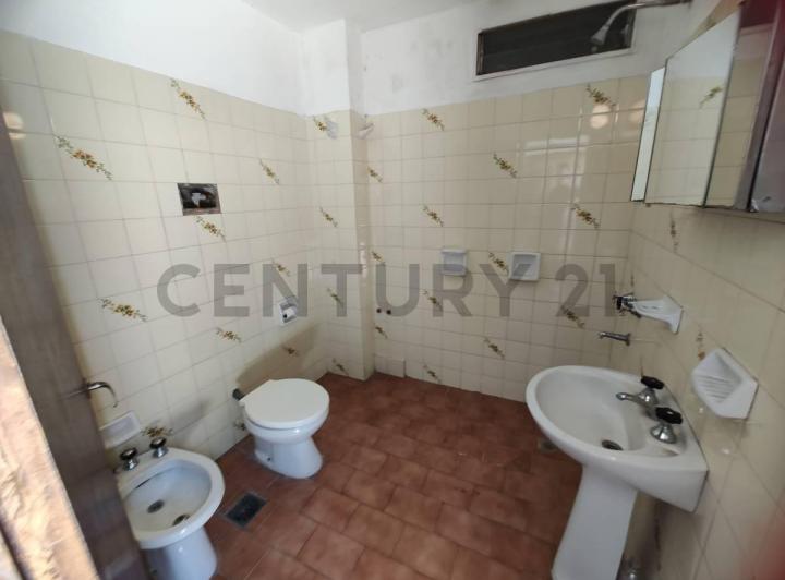 Casa · 200m² · 4 Ambientes · 1 Cochera