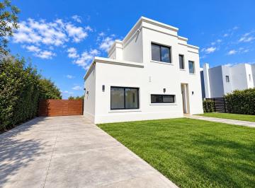 Casa · 240m² · 5 Ambientes · 2 Cocheras · Venta Casa 5 Ambientes Barrio Norte El Cantón Escobar Pileta Vista Al Lago