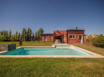 Casa · 150m² · 4 Ambientes · Venta Casa 4 Ambientes Doble Lote 2016 m² | Barrio Cerrado Los Juncos Permuta