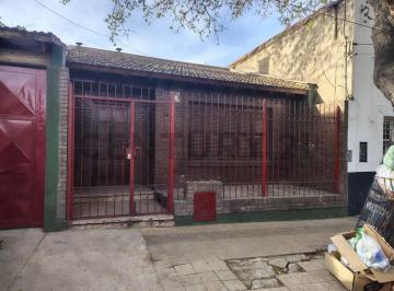 Casa · 300m² · 4 Dormitorios · 3 Cocheras · Excelente Casa en Calle Maipu de Ciudad Mendoza + Casa Independiente con Renta