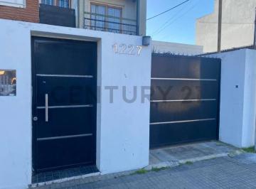 Departamento · 50m² · 2 Ambientes · 1 Cochera · Departamento un Dormitorio con Cochera en Venta - Posible Apto Banco