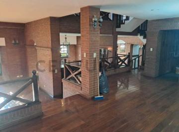 Casa · 650m² · 6 Ambientes · 6 Cocheras · Venta de Casa Seis Ambientes en Ciudad Madero