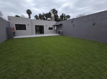 Casa · 80m² · 3 Ambientes · 2 Cocheras · Casa 3 Ambientes a Estrenar / Acepta Permuta