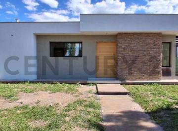 Casa · 149m² · 4 Ambientes · 2 Cocheras · Casa en Venta a Estrenar - Lar de Vieyes III - Apta Credito