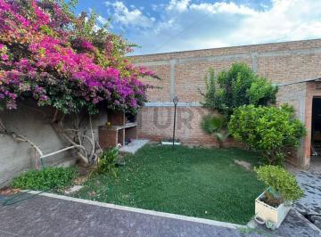 Casa · 145m² · 5 Ambientes · 2 Cocheras · Casa en Venta Maipu