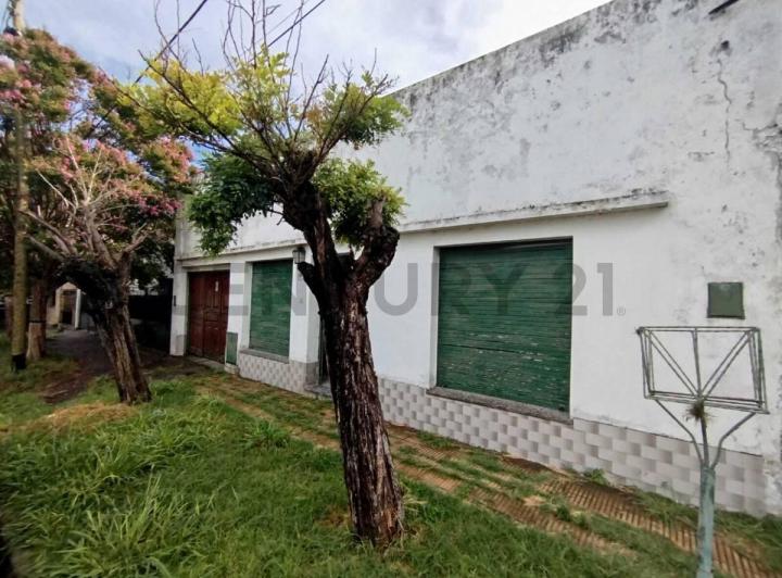 Casa · 116m² · 6 Ambientes · 2 Cocheras