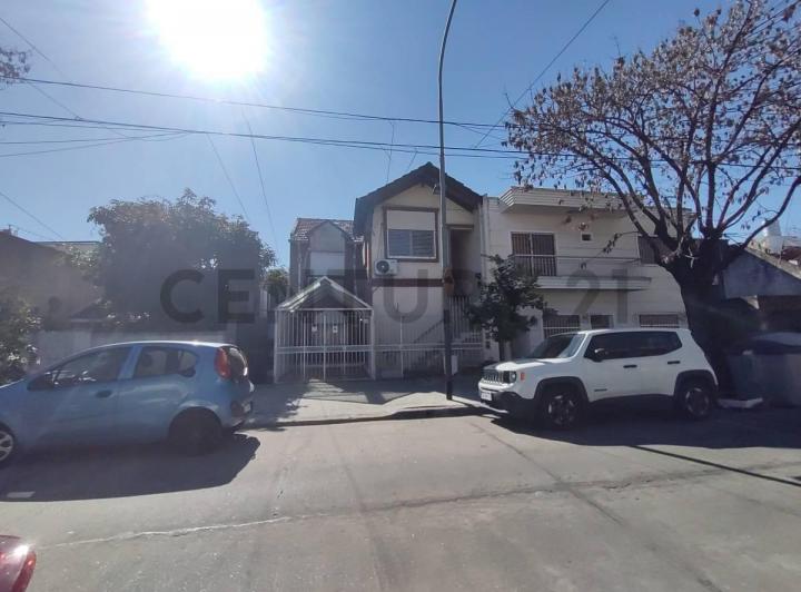 Casa · 100m² · 3 Ambientes · 1 Cochera