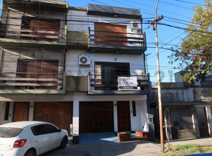 Casa · 81m² · 3 Ambientes · 1 Cochera