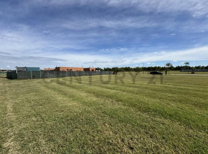 Terreno · 683m²