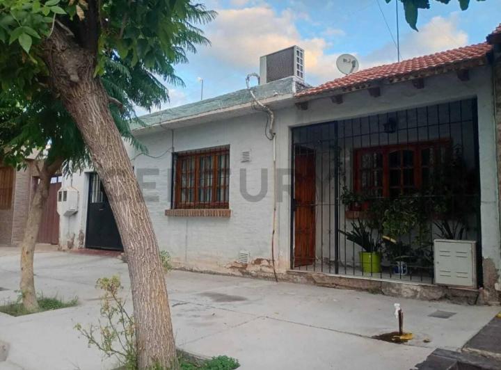 Casa · 284m² · 3 Dormitorios · 1 Cochera
