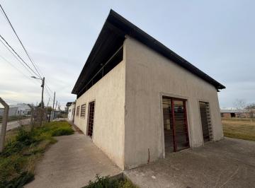 Casa · 117m² · 3 Ambientes · 2 Cocheras · Casa en Venta en Gonnet a Terminar - con Parque - 2 Dorm. - Villa Castells