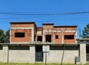 Casa · 310m² · 7 Ambientes · 2 Cocheras · Venta Casa 7 Ambientes a Terminar - Escobar