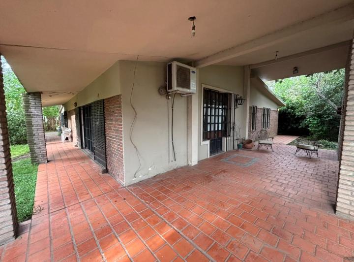 Casa · 140m² · 4 Ambientes · 1 Cochera