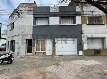Casa · 130m² · 7 Ambientes · Casa 5 Dorm., Cochera, en Venta - Luis Agote