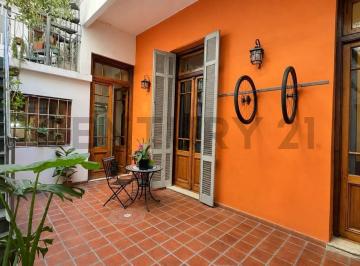 Casa · 95m² · 4 Ambientes · PH de 4 Ambientes con Patio en Palermo Hollywood