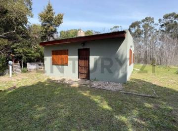 Casa · 90m² · 2 Ambientes · Casa de Dos Ambientes con Jardín, Santa Isabel, Mar del Plata.